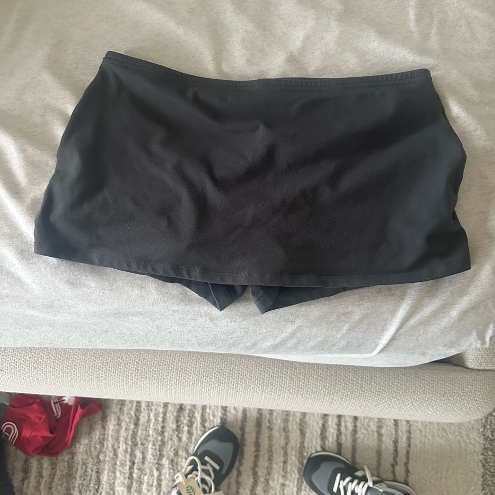 Set active formcloud mini skirt m nwot